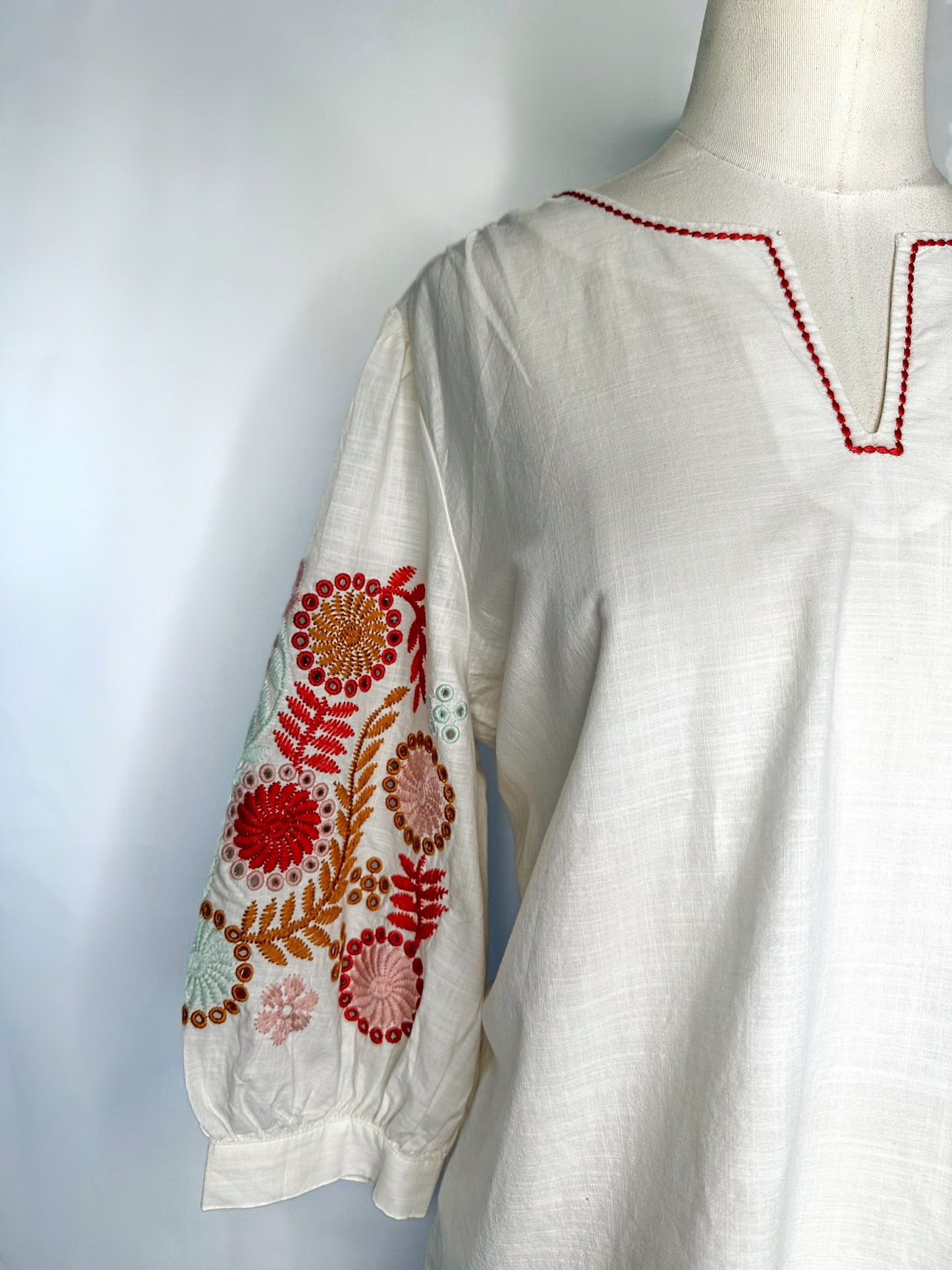 Madewell Embroidered-Sleeve Popover Top in Ivory | S